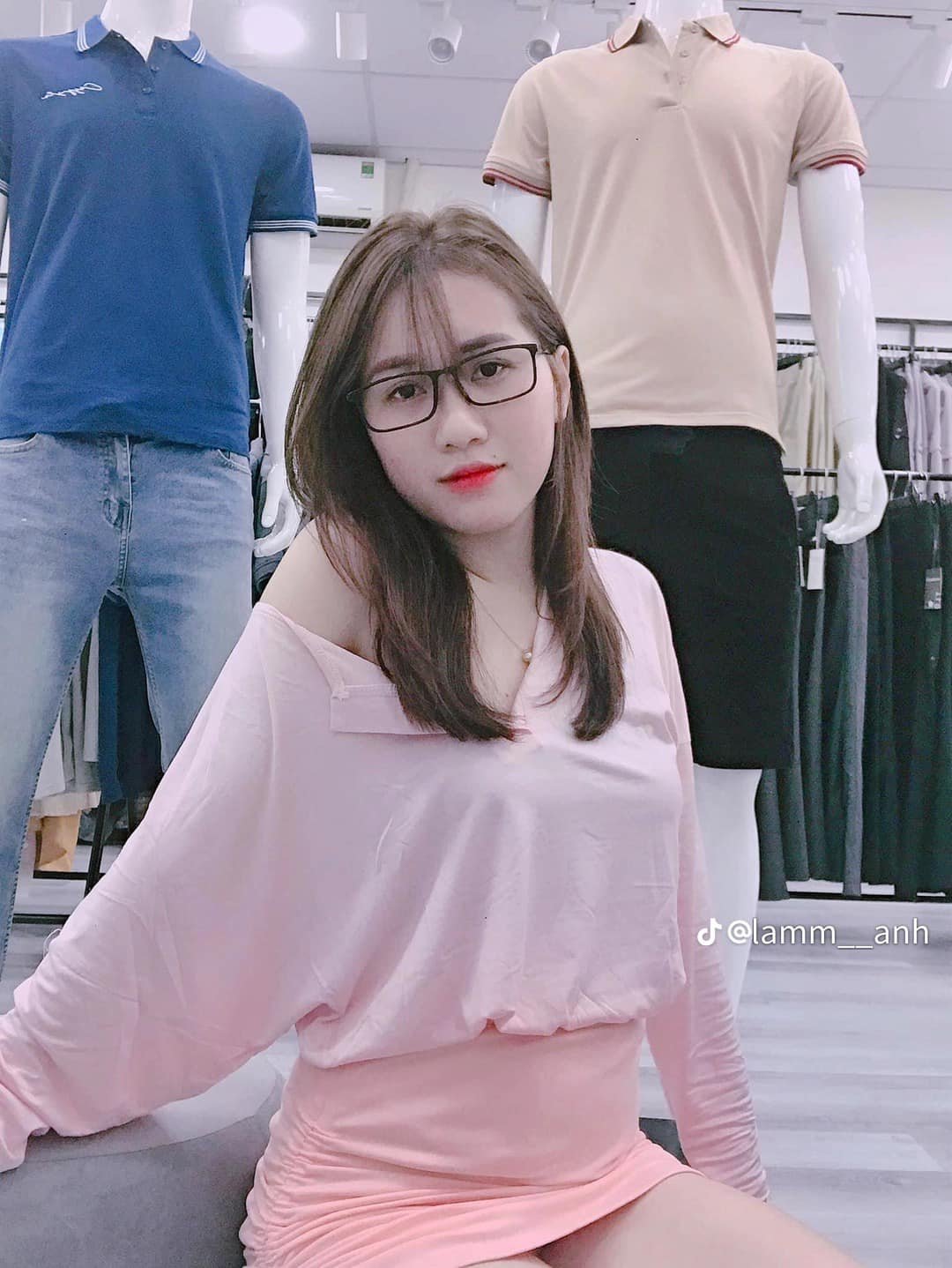 You are currently viewing Hình Ảnh Cute Con Gái Hiện Tượng Và Tác Động Trong Xã Hội Việt Nam Hiện Đại