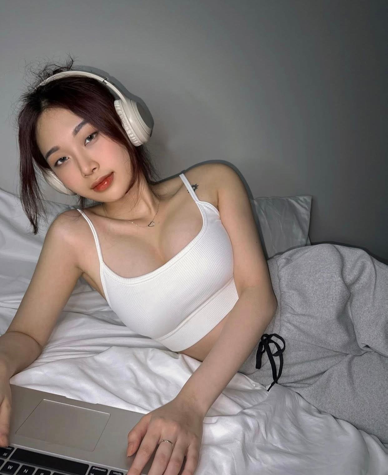 You are currently viewing Khám Phá Thế Giới Hình Con Gái Xinh Những Điều Bạn Chưa Biết Về Mạng Xã Hội Có Nhiều Gương Mặt Đẹp